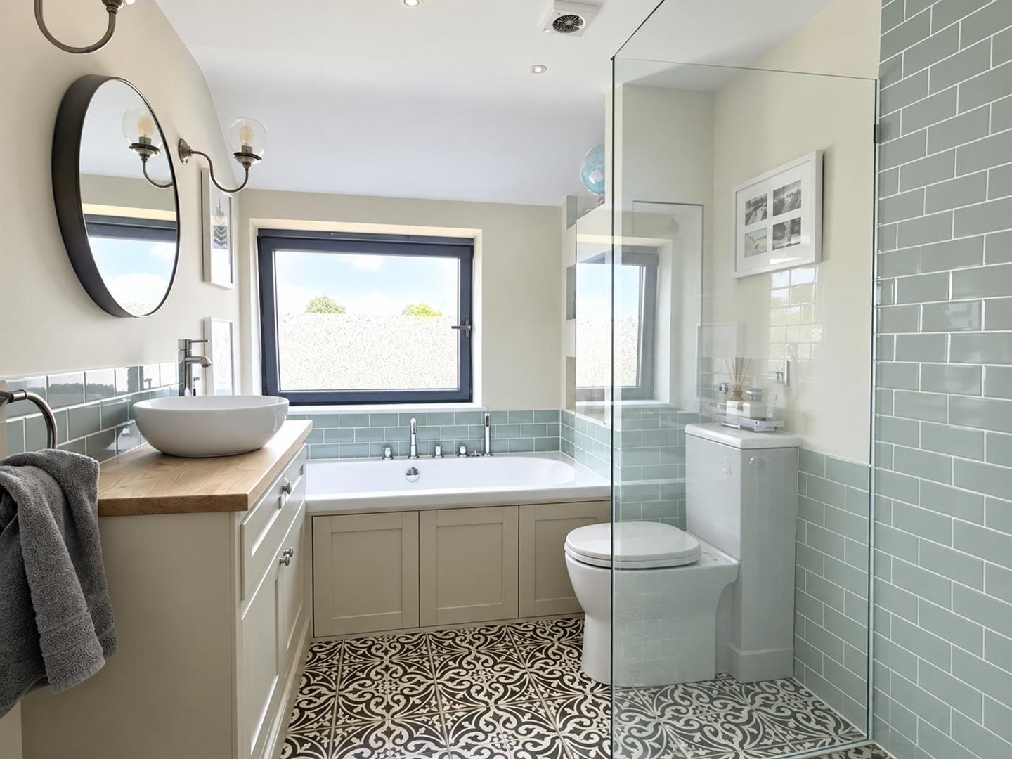 Bathroom 2.jpg